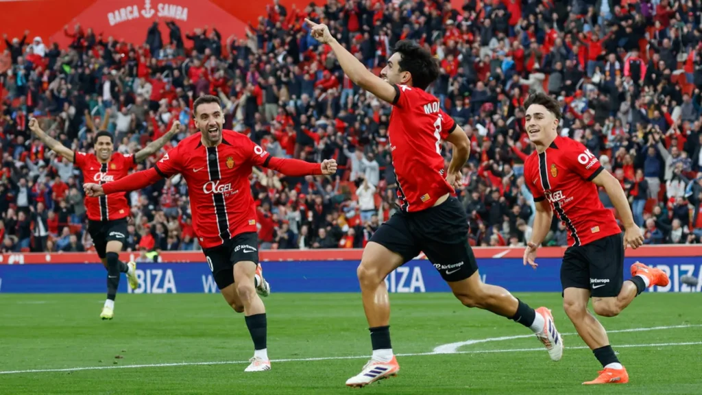 La imagen actual no tiene texto alternativo. El nombre del archivo es: manu-morlanes-celebra-su-gol-en-el-mallorca-elche-16-9-aspect-ratio-default-0_da39.webp