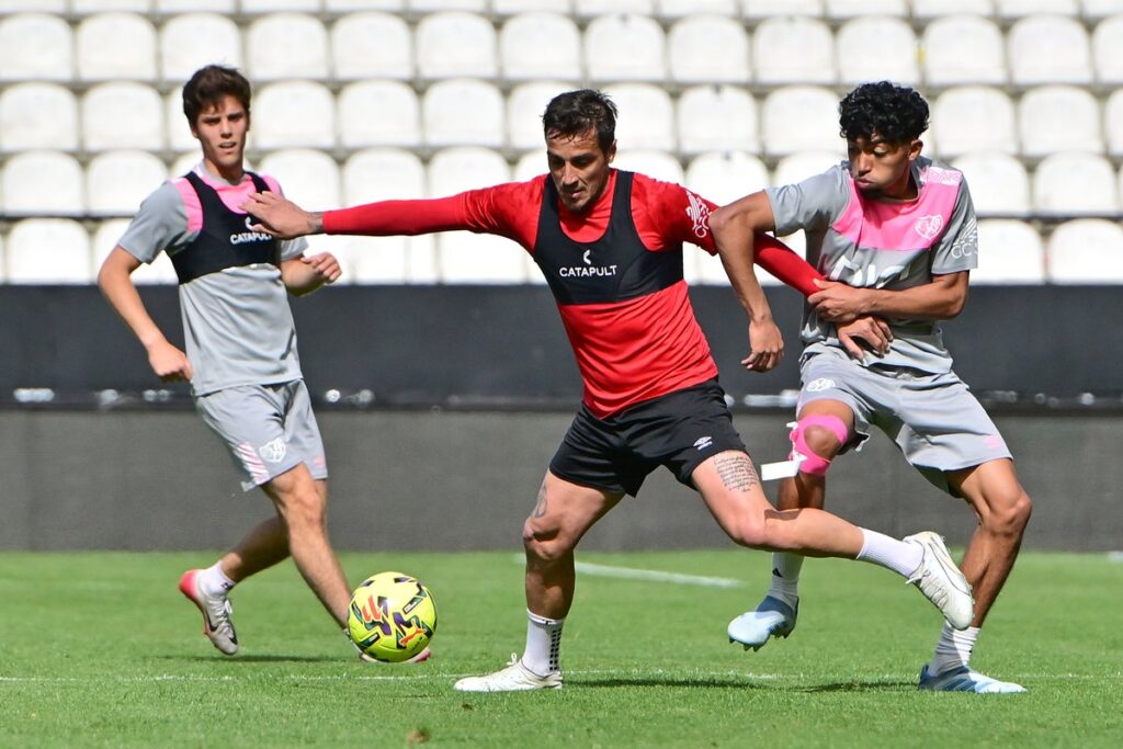 Rayo Vallecano B entrenando con el primer equipo

